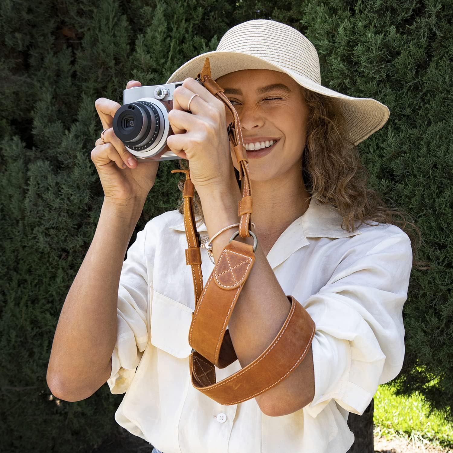 Megagear MG1515 Sierra Series Genuine Leather Shoulder or Neck Strap - Brown - Brown image number 3