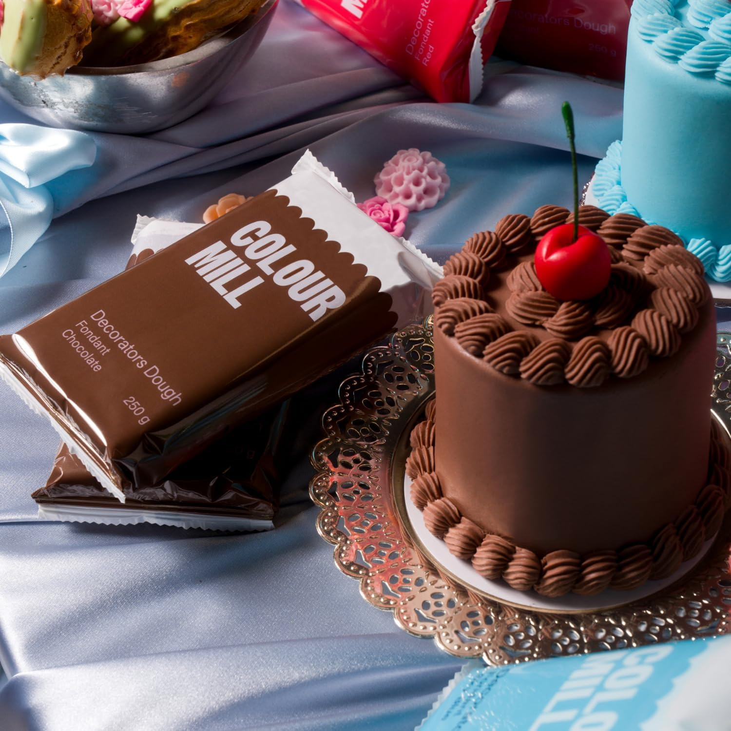 Colour Mill Decorators Dough Premium Ready to Roll Fondant Chocolate 250G image number 6