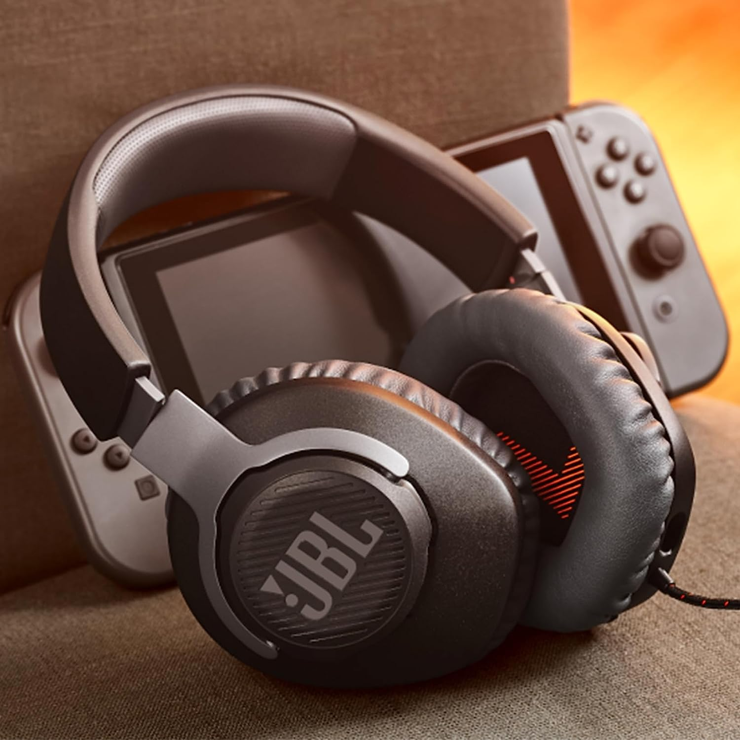 JBL Quantum 100 Wired Gaming Headset Black image number 1