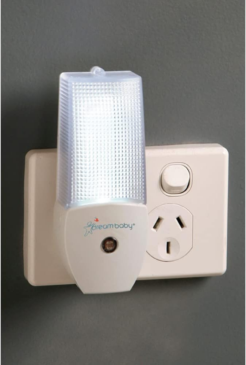 Dreambaby Auto Sensor LED Night Light image number 1