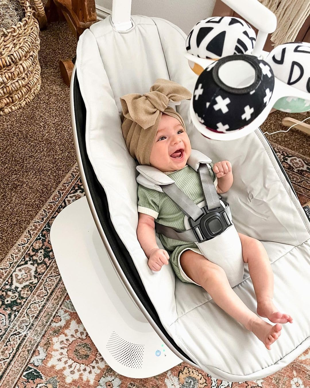 4Moms Mamaroo Multi-Motion Baby Swing, Grey Classic, 6.8 Kilograms (4-M5-GRY) image number 5