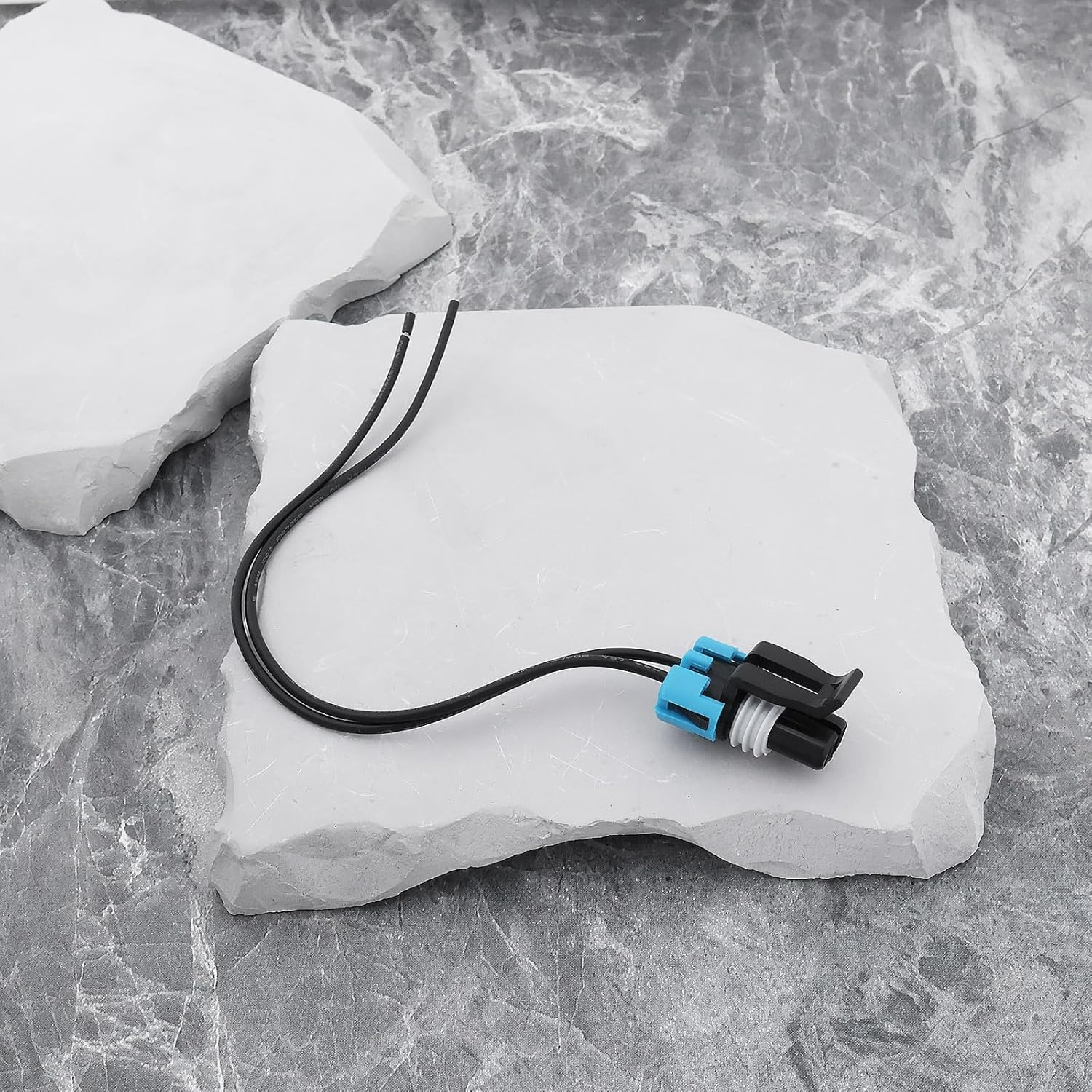 Emagtech 2Pcs Car Rear Number Plate Light Harness 2Pin Compatible with 03-10 Nissan Micra K12E image number 2