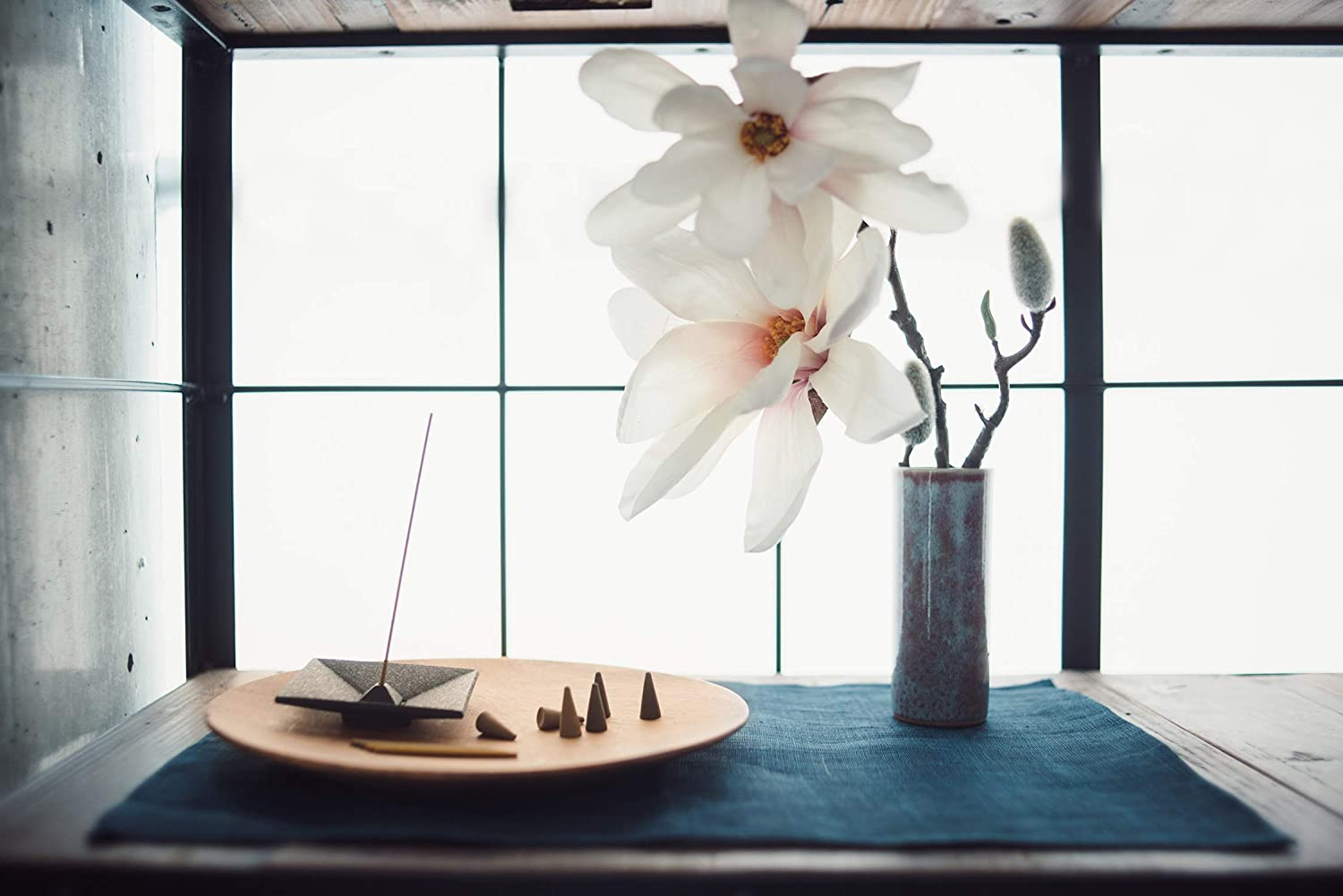 Nippon Kodo Itchuragi Sandalwood with Incense Stand, White, Single Item, 40 Pieces (X1) image number 3