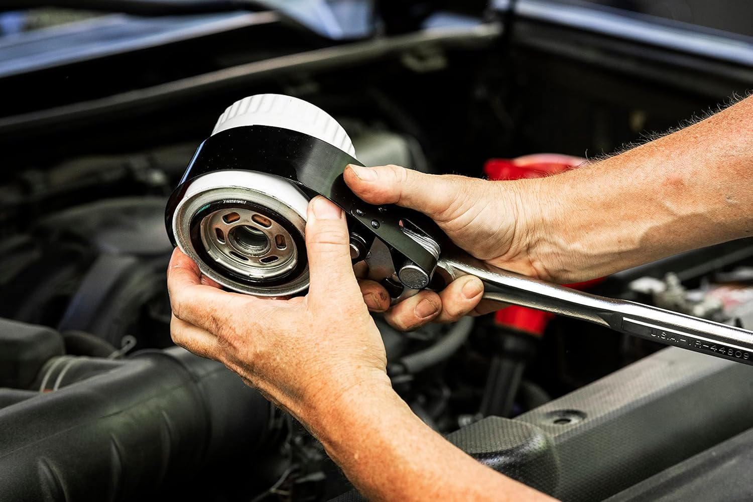 GEARWRENCH Heavy-Duty Oil Filter Wrench 4-1/2" to 5-1/4" - 2321 image number 5