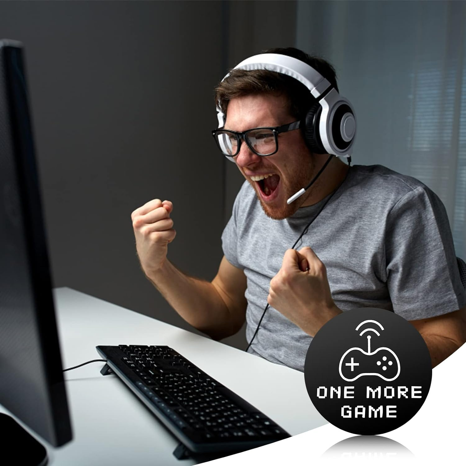 Cobee Funny Destiny Flip Coins, Double Sided Gaming Novelty Coin One More Game/Go to Bed Pocket Hug Token with Leather Keyring Stainless Steel Decision Maker Coin Gifts for Boyfriend Girlfriend, Black