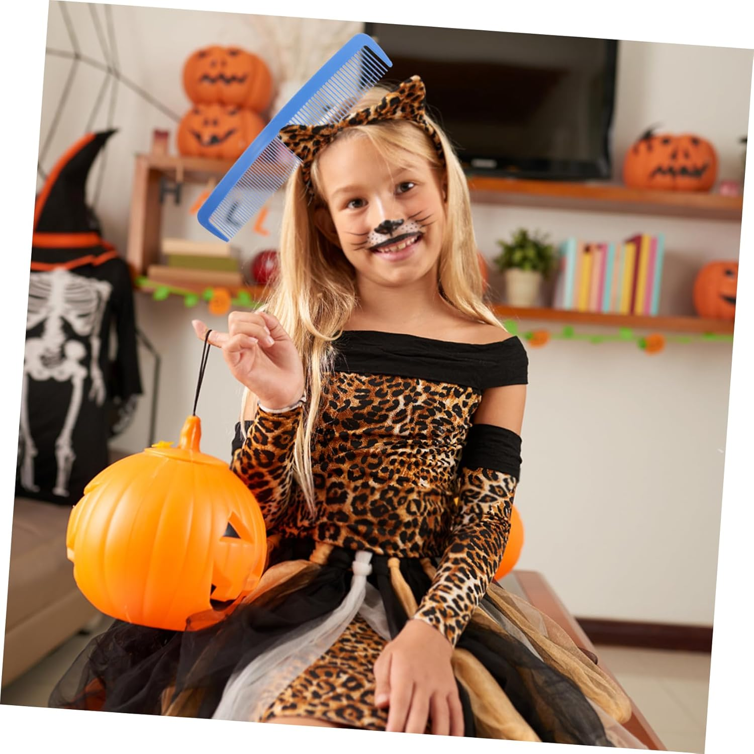 WOFASHPURET Giant Blue Plastic Hair Comb, Halloween Men Costume Accessory, Adults image number 6