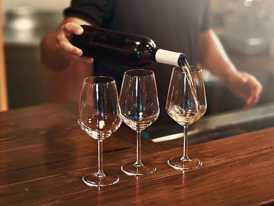 Smartbox - Gift Box for Men or Women - Wineries and Wine Gifts - Original Gift Ideas - 1 Wine Tasting in the Cellar and Free Bottles of Wine for 2 People image number 4