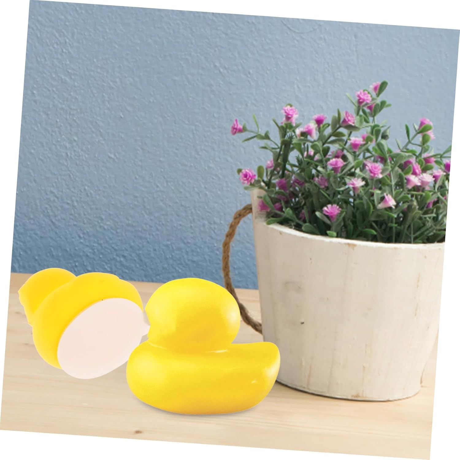 24Pcs Double Sided round Mounting Tape Pads for Home Car and Office Use Self-Adhesive Stickers for Fixing Ornaments and Accessories