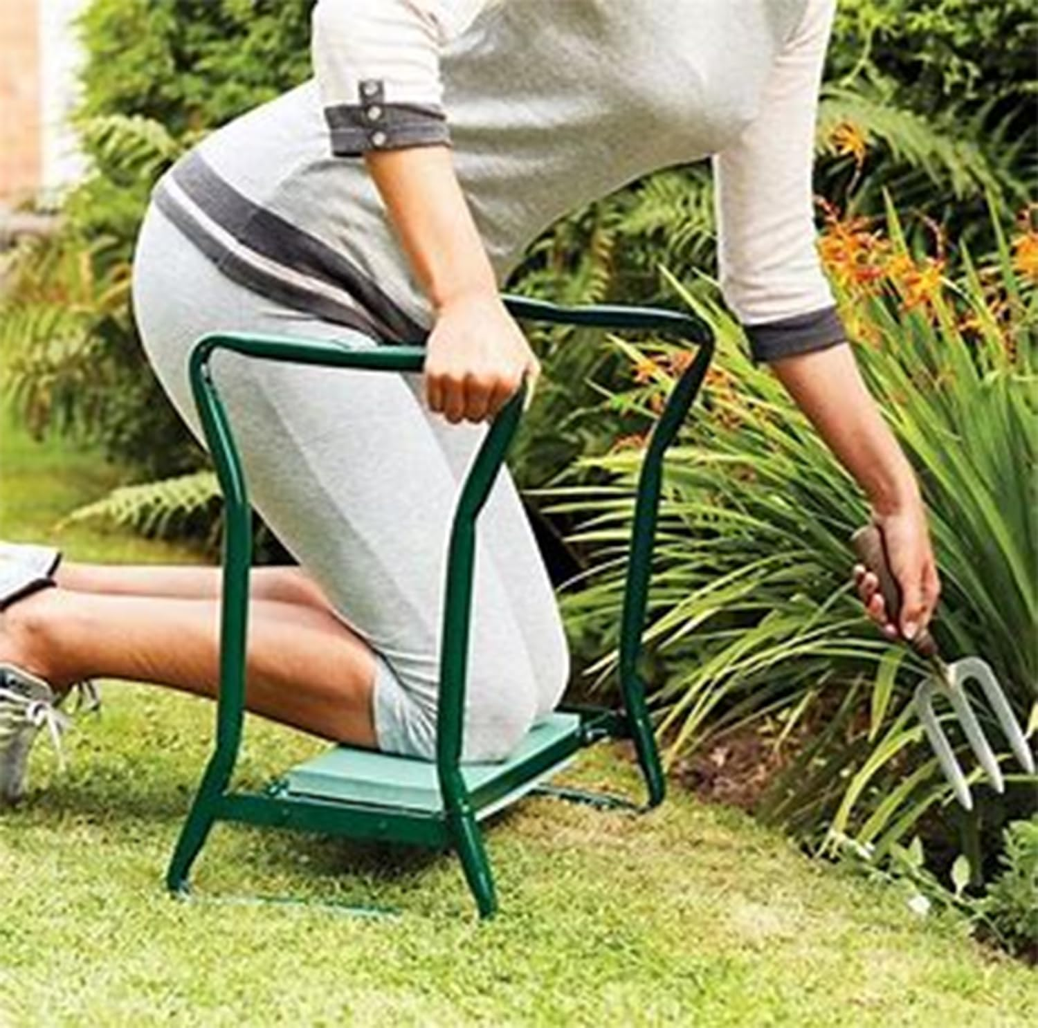 Garden Kneeler - Multi-Functional Gardening Seat and Kneeler image number 2