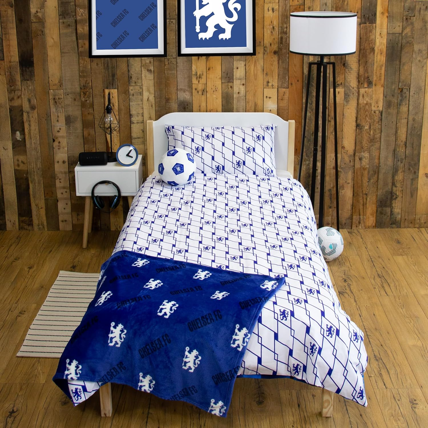Character World Chelsea FC Official Single Duvet Cover Set, Geometric Design | Blue Reversible 2 Sided Football Bedding Cover Official Merchandise Including Matching Pillow Case | Polycotton image number 2
