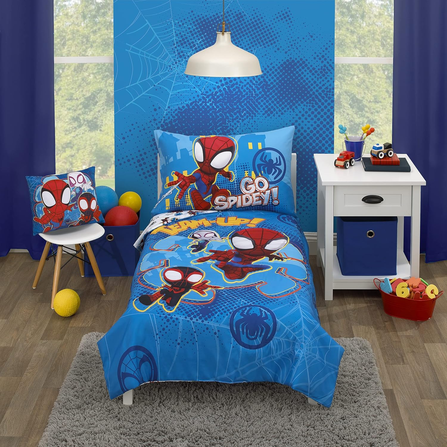 Disney Marvel Spidey and His Amazing Friends Spidey Team Red, White, and Blue 4 Piece Toddler Bed Set - Comforter, Fitted Bottom Sheet, Flat Top Sheet, and Reversible Pillowcase, (4751416P) image number 4