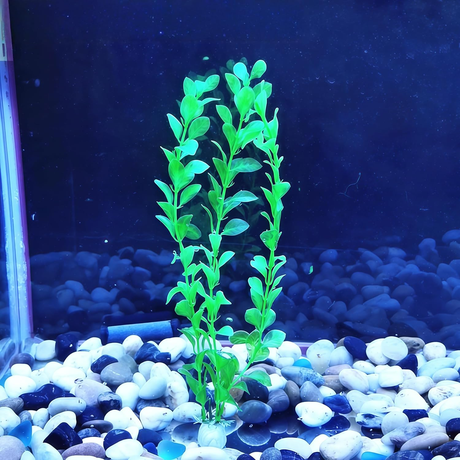 Artificial Seaweed Water Plants for Aquarium ， Plastic Fish Tank Decorations, 10-Piece Set (Green) image number 2