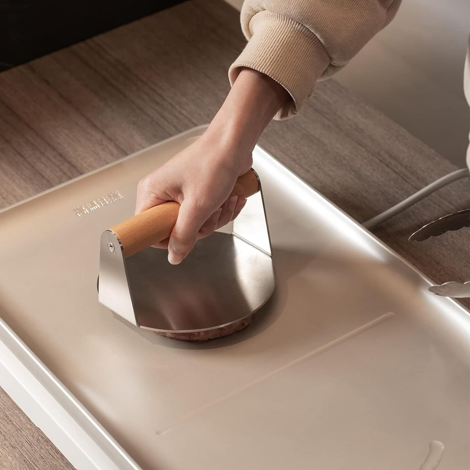 Stainless Steel Burger Press, 5.5 Inch round Burger Smasher, Non-Stick Smooth Hamburger Press Flat Bottom, with Wood Handle, Bacon Press, Grill Press Perfect for Flat Top Griddle Grill Cooking image number 1