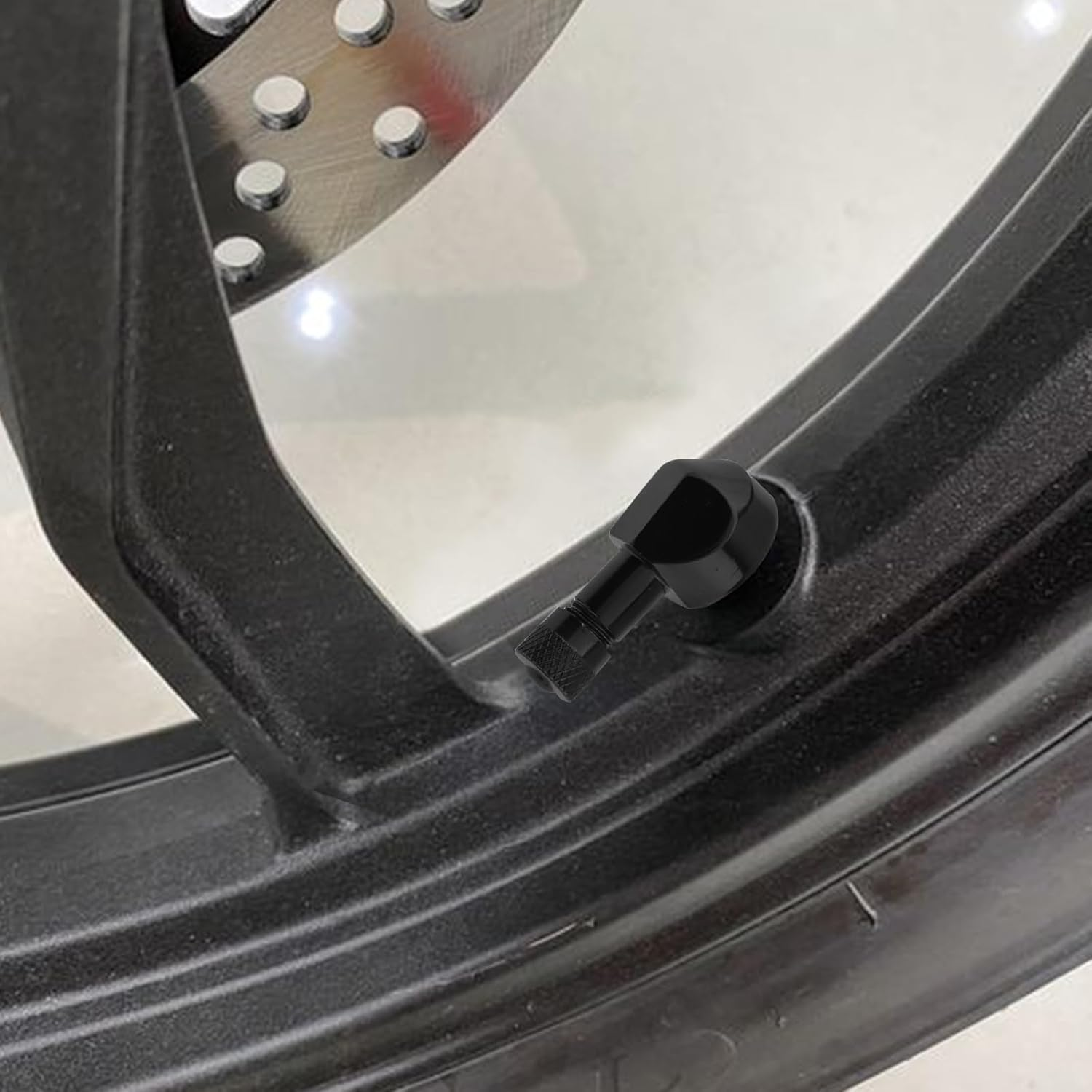 Windance 4Pcs 90 Degree CNC Motorcycle Tire Valve Stems for Most Bike 10 Mm To11.3 Mm Tubeless Tires Easy Installation (Black) - Gold image number 5