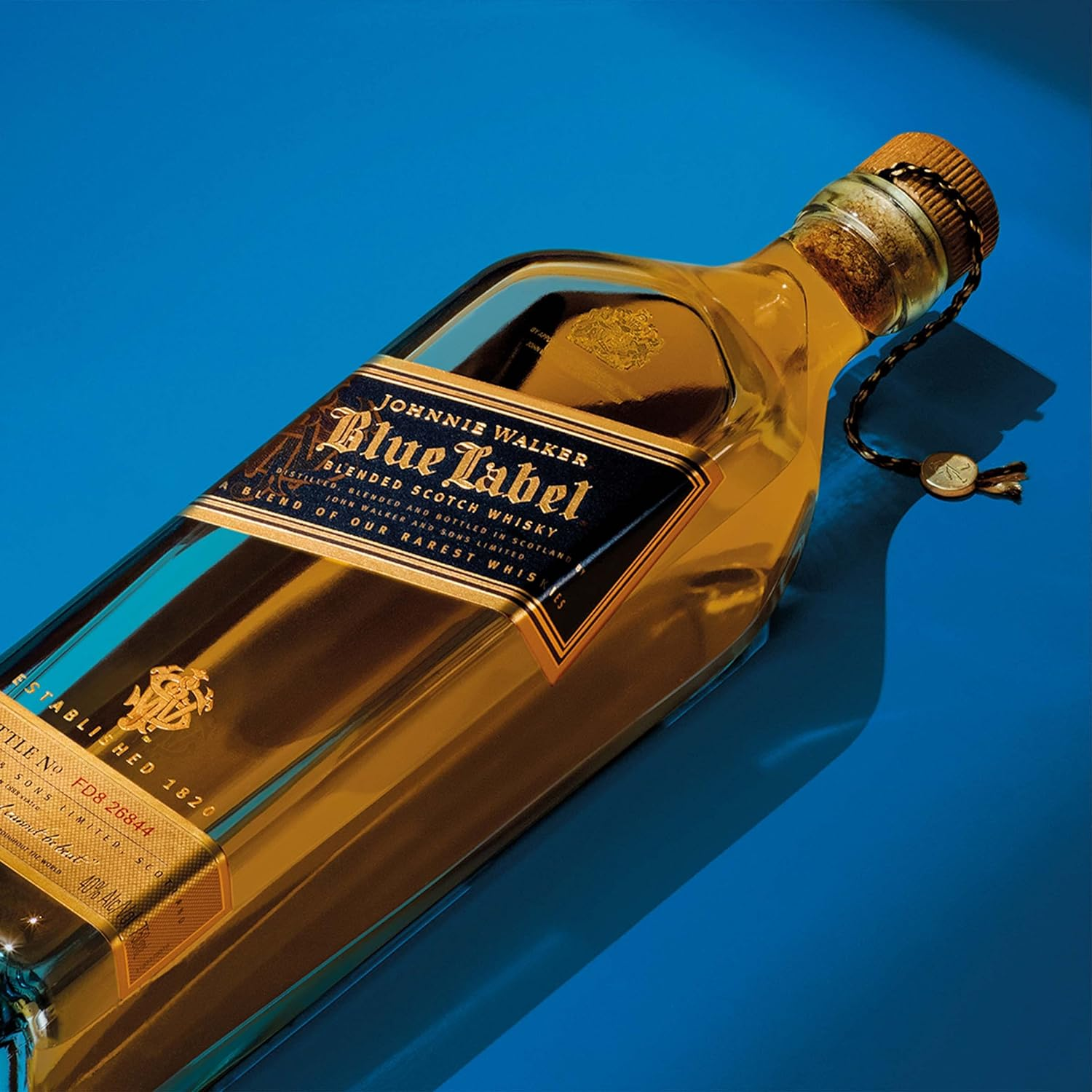 Johnnie Walker Blue Label Scotch Whisky, 700Ml image number 4