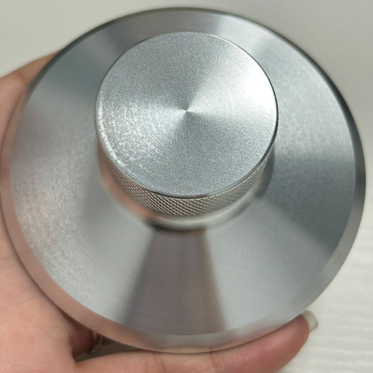 UTHCLO Aluminum Record Weight Stabilizer Low Profile Turntable Disc Clamp for Vinyl Records Advanced Vibration Reduction Sleek Design for Hifi Players and Home Audio Systems image number 1