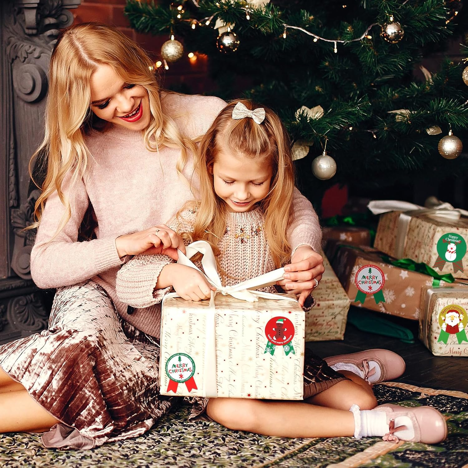 Hianjoo Christmas Stickers, 130 Pcs Gift Stickers 15 Sheets Seals Sticker round Xmas Tags Gift Seal Stickers Envelope Seals Sticker, Santa Snowmen Tree Jinglebell Gift Decoration image number 5