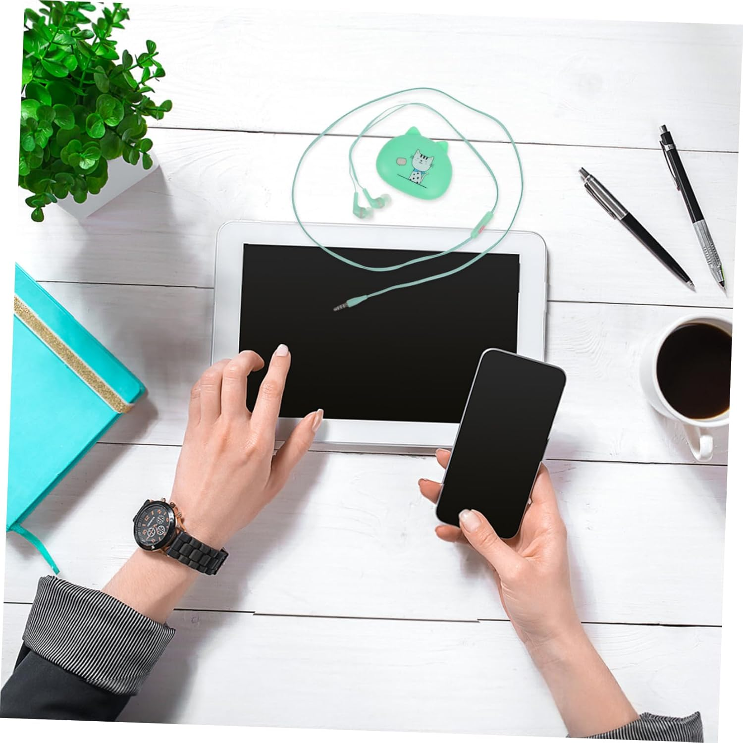 Jojofuny Wired In-Ear Earphones with Microphone for Phones Ergonomic Comfortable Fit Wired Earbuds with Music and Call Control Stylish Green Design for Everyday Use