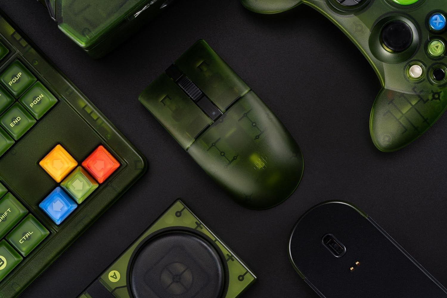 8Bitdo Retro R8 Mouse - Xbox Edition image number 5