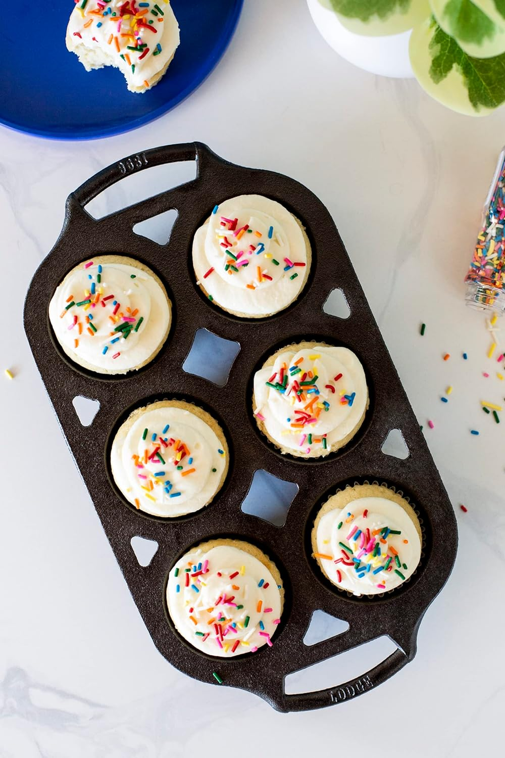 Lodge Cast Iron 2 Piece Muffin Pan Set image number 5