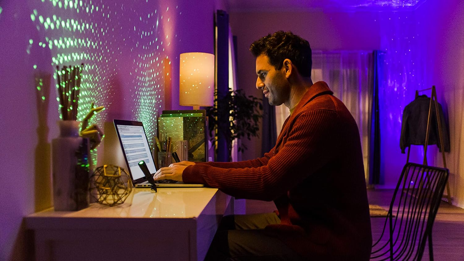 Blisslights Starport USB Laser Star Projector for Game Room Decor, Bedroom Night Light, or Mood Lighting Ambiance (Green) image number 4