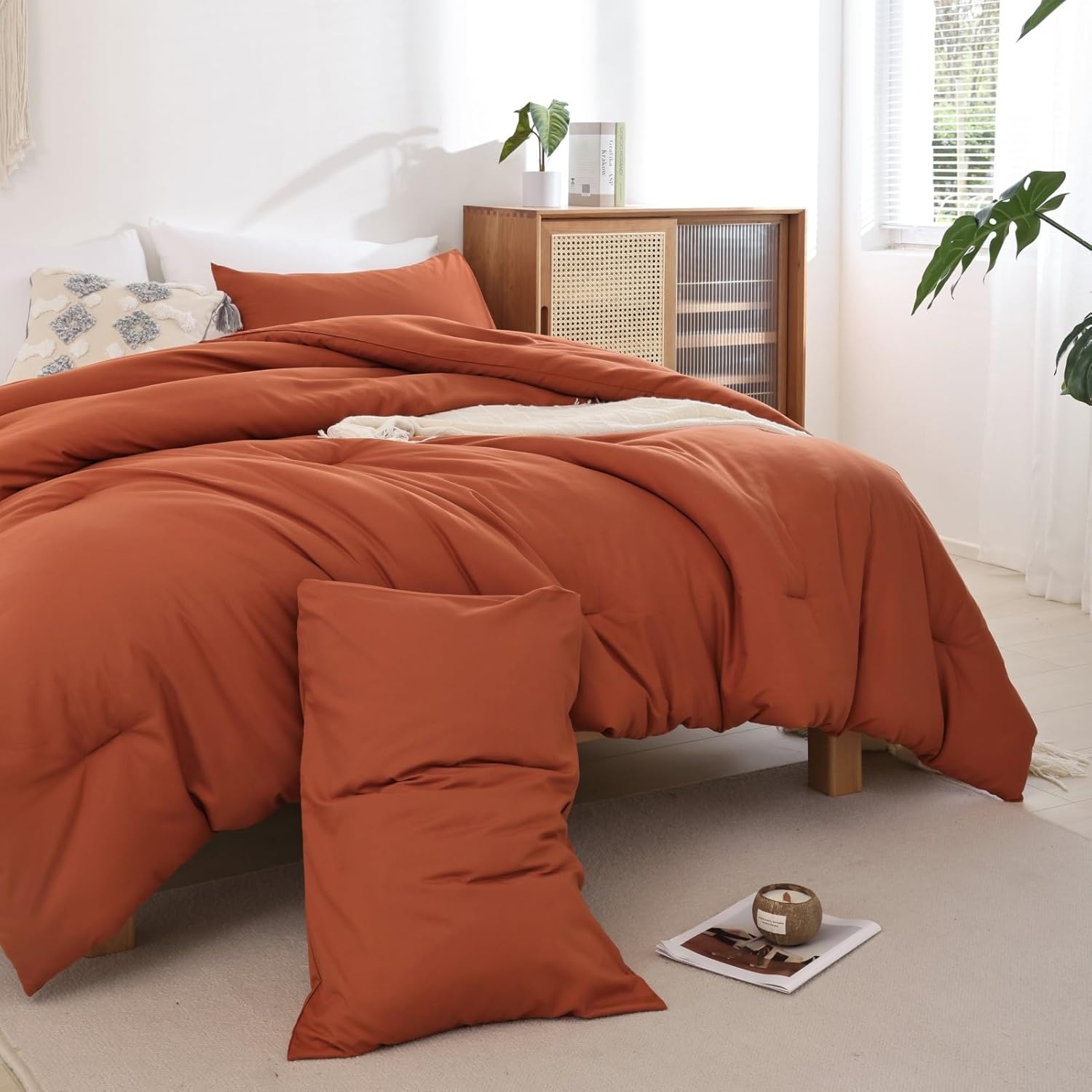 ROSGONIA Queen Comforter Set Burnt Orange, 3Pcs (1 Boho Terracotta Comforter & 2 Pillowcases), Lightweight Fall Bedding Rust Blanket All Season Quilt image number 2
