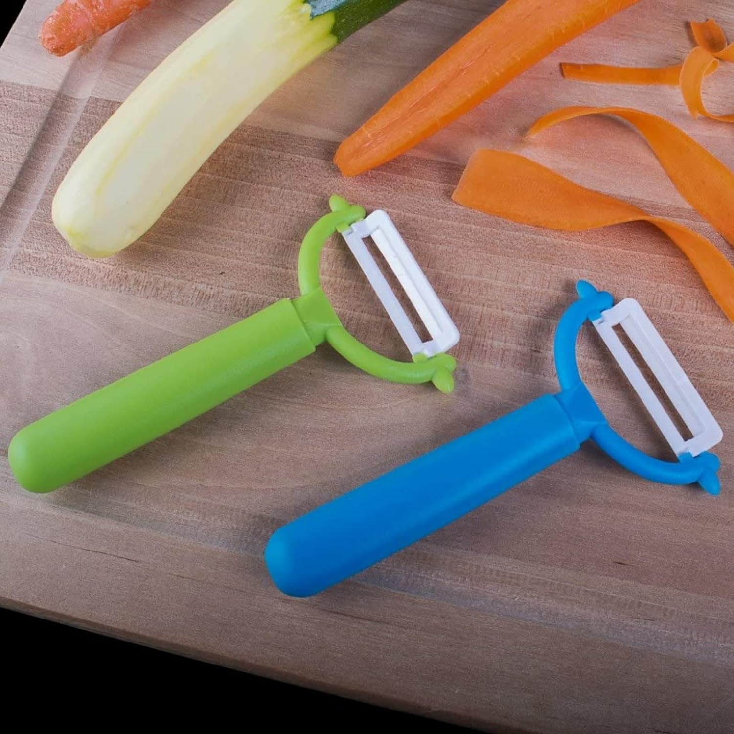 Zittop 2 Premium Ceramic Blade Vegetable Peelers for Carrot, Potato, Zucchini, Cucumbers & Veggie Slicing, Shave Hard Cheese Easily. Thick Noodles & Fun Curls. image number 5