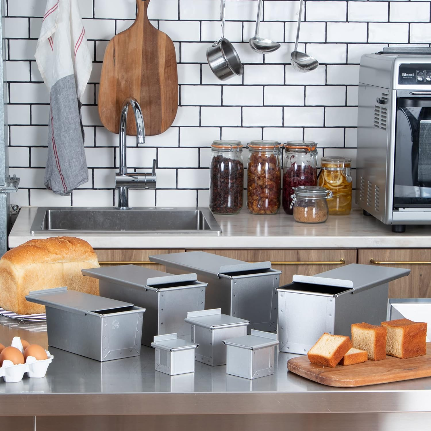 Endoshoji WSY03015 Professional Altitite Bread Pan with Lid, 1.5 Loafs, Iron Aluminum, Made in Japan, Silver image number 1