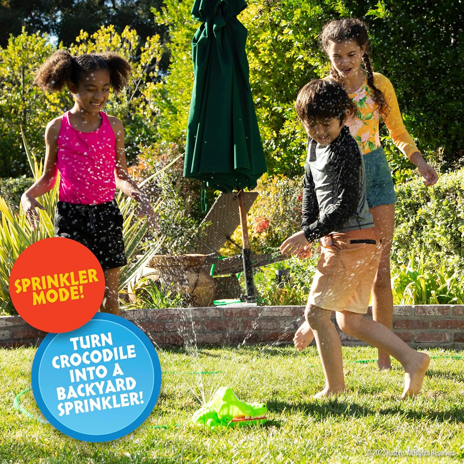 Hasbro Crocodile Dentist Splash Water Game for Kids &ndash; Backyard Sprinkler Outdoor Games for Summer Fun image number 4
