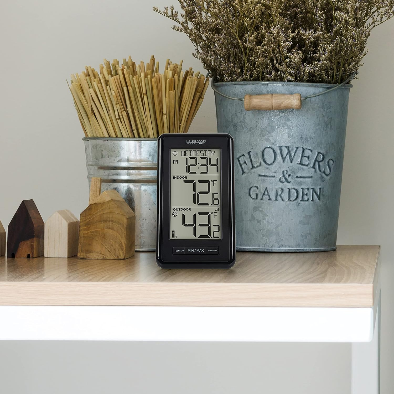 La Crosse Technology 308-43647-INT Digital Black Wireless Thermometer with Indoor Humidity image number 4