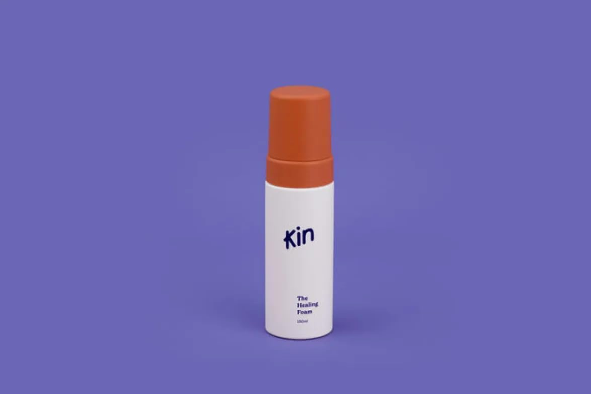 Kin the Healing Foam 150Ml | Witch Hazel Perineal Foam | Postpartum Care Essential for Soothing Aches & Tears | Relieves Discomfort and Swelling from Perineal Tears & Haemorrhoids after Childbirth image number 4