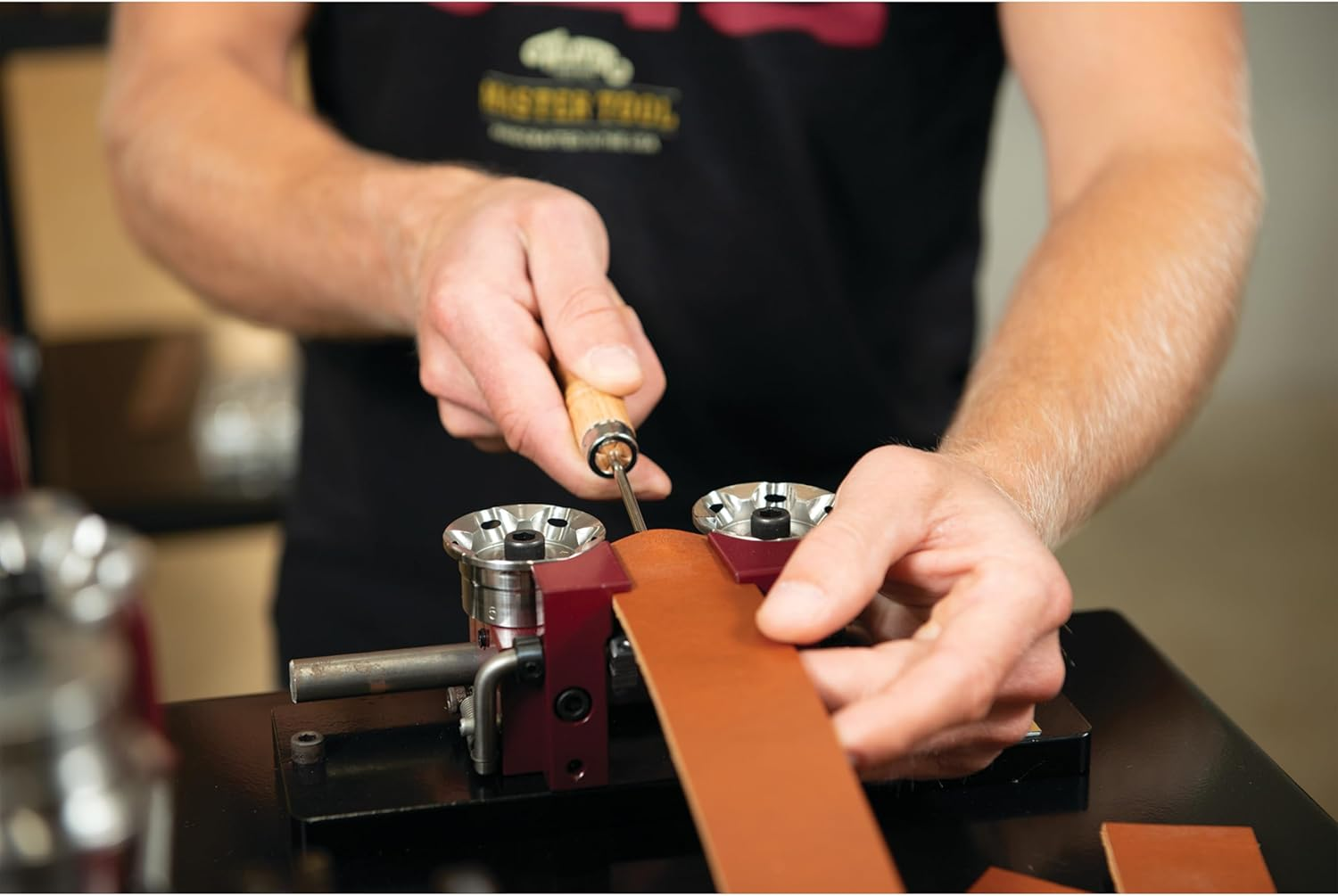 Weaver Leather Economy Hand-Operated Bluegrass EZ Edge Strap Edger image number 6