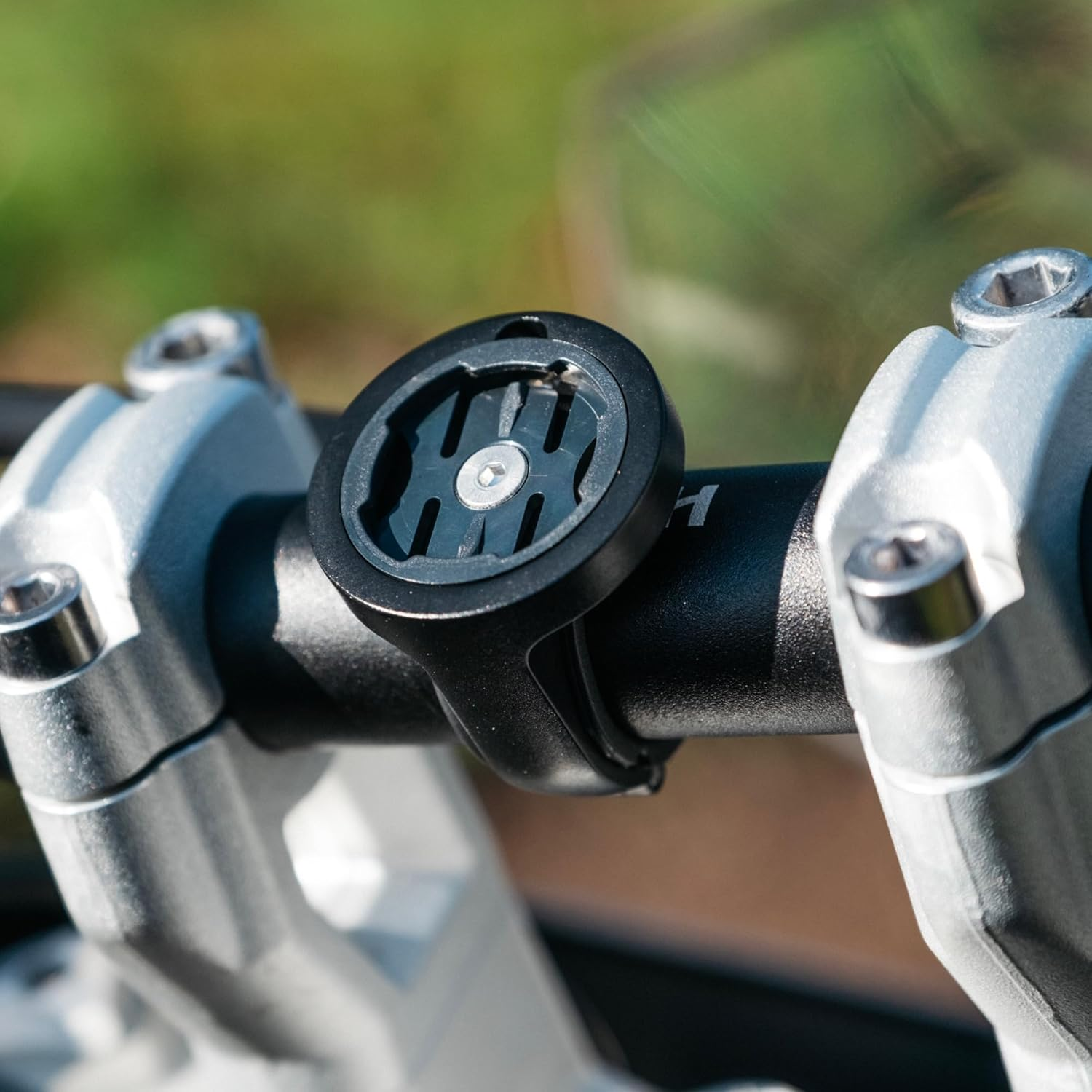 BEELINE MNT30-BAR Moto II Bar Mount for &Phi;0.9-1.3 Inches (22-32 Mm) image number 2