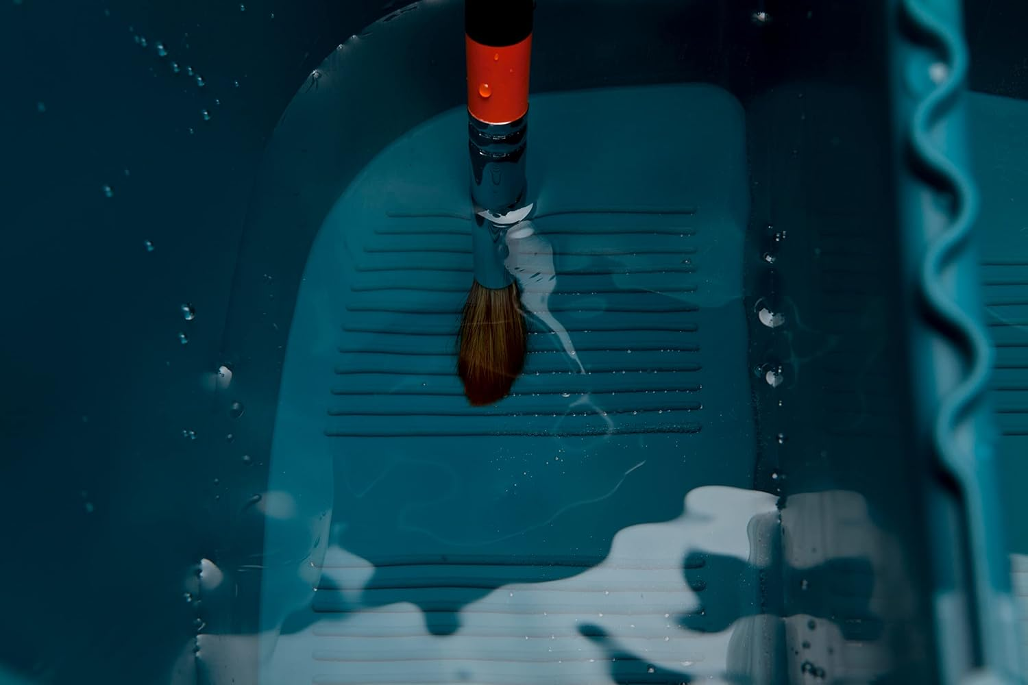 Martin 92-WP4021 Mijello 2-Liter Water Bucket Blue with Orange Handle, Small