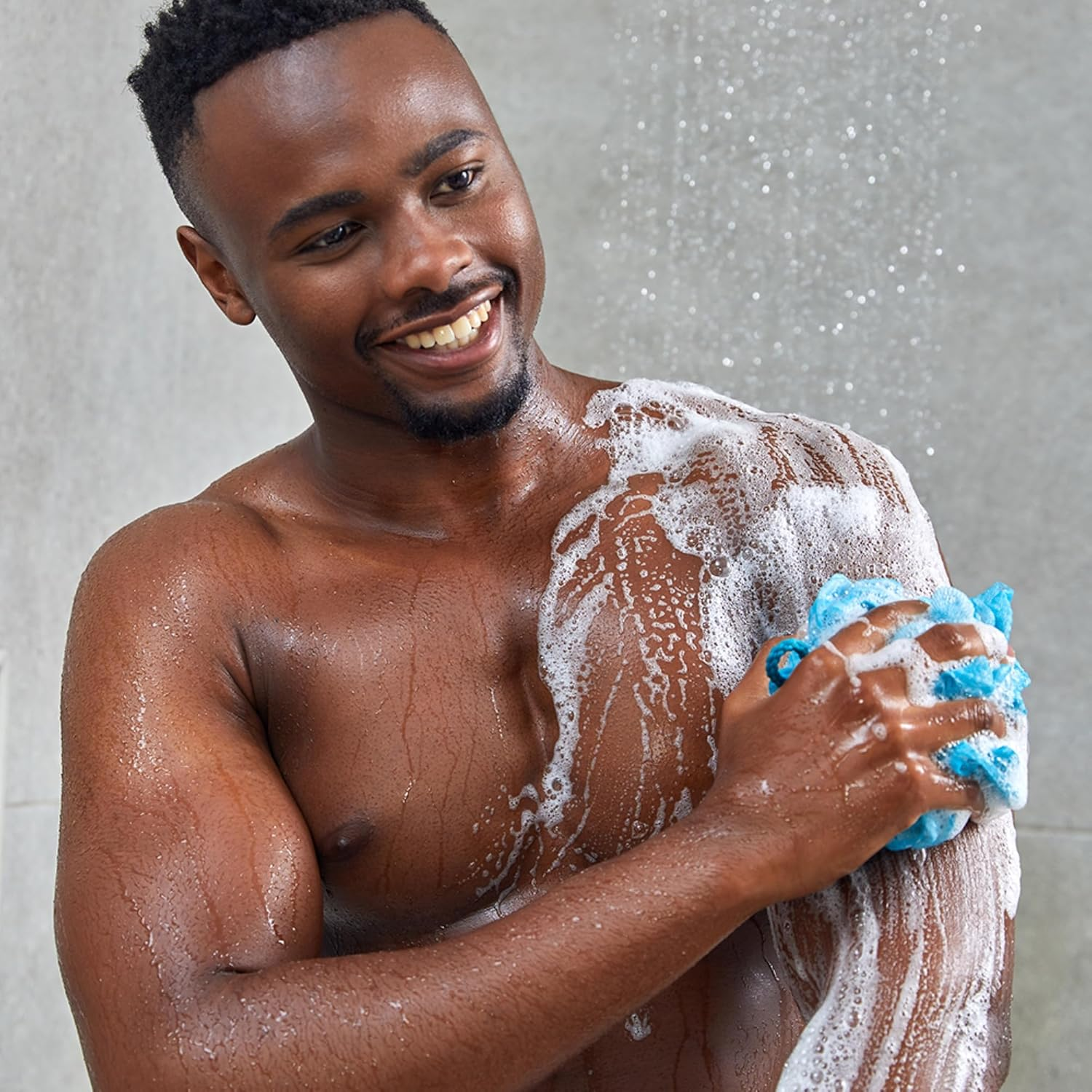 NIVEA MEN BOOST Shower Gel (500 Ml), Moisturising 3-In-1 Body Wash for Men with Naturally Sourced Caffeine, Revitalising NIVEA MEN Shower Gel image number 2