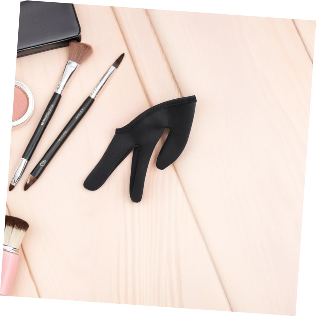 Heat Resistant Curling Wand Gloves 2Pcs Three Finger Covers for Hair Styling Straightener Protection Suitable for Home and Salon Use image number 2