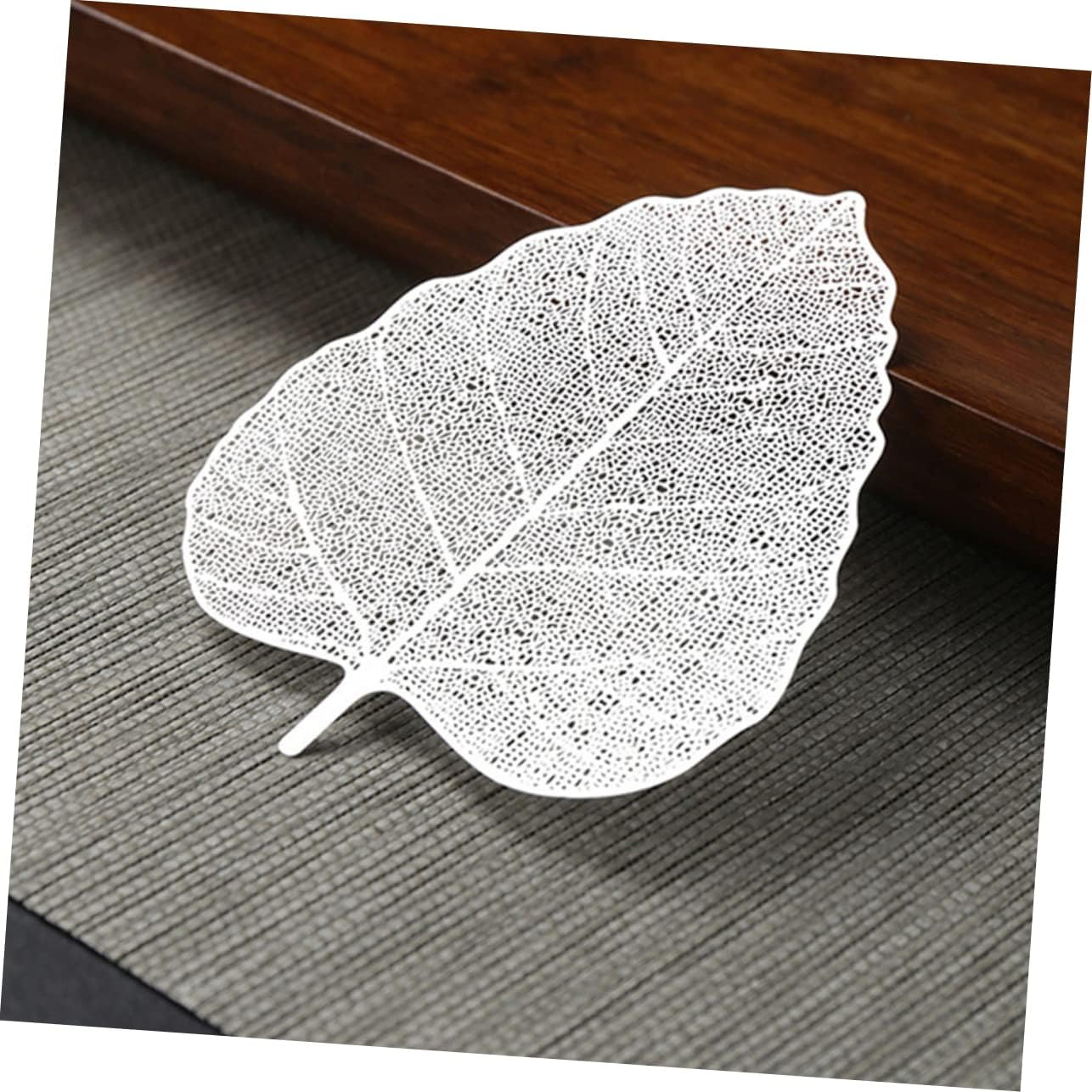 SHOWERORO Leaf-Shaped Tea Infuser Stainless Steel Tea Filter for Household Use Fine Mesh Teaware Accessory for Brewing Home Kitchen Coffee Espresso Preparation