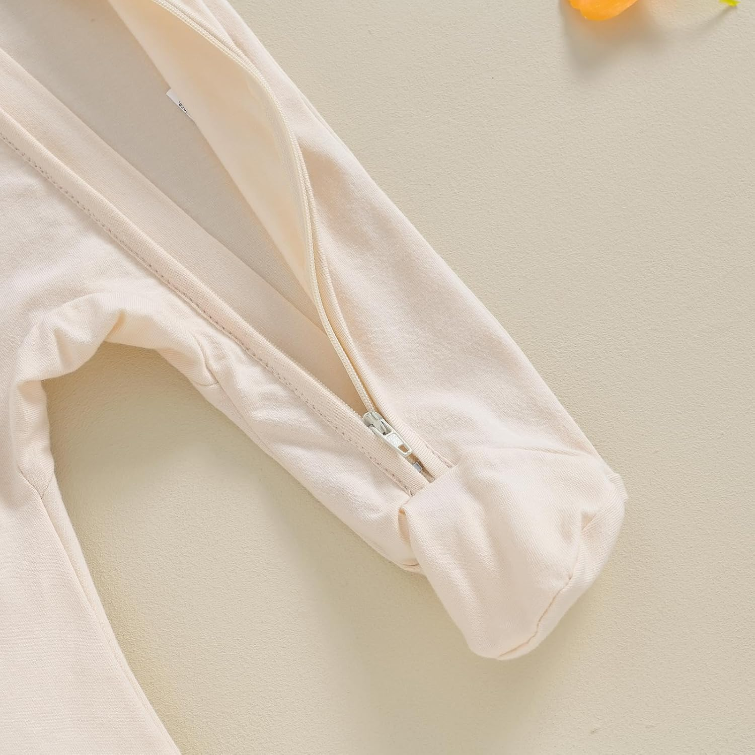 Newborn Baby Girl Boy Clothes Infant Long Sleeve Soild Footed Romper Zipper Footie Jumpsuit with Hat Fall Outfit image number 3