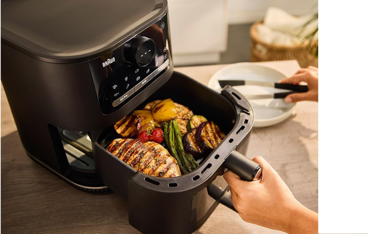 Braun Multifry 5 HF5073, 3-In-1 Air Fryer Oven with 6L Capacity, 80-200&deg; Digital Temperature Control, Realoven Tec, 20 Automatic Programs, Touch Control, Dishwasher Safe Basket, 2000W, Matte Black image number 5