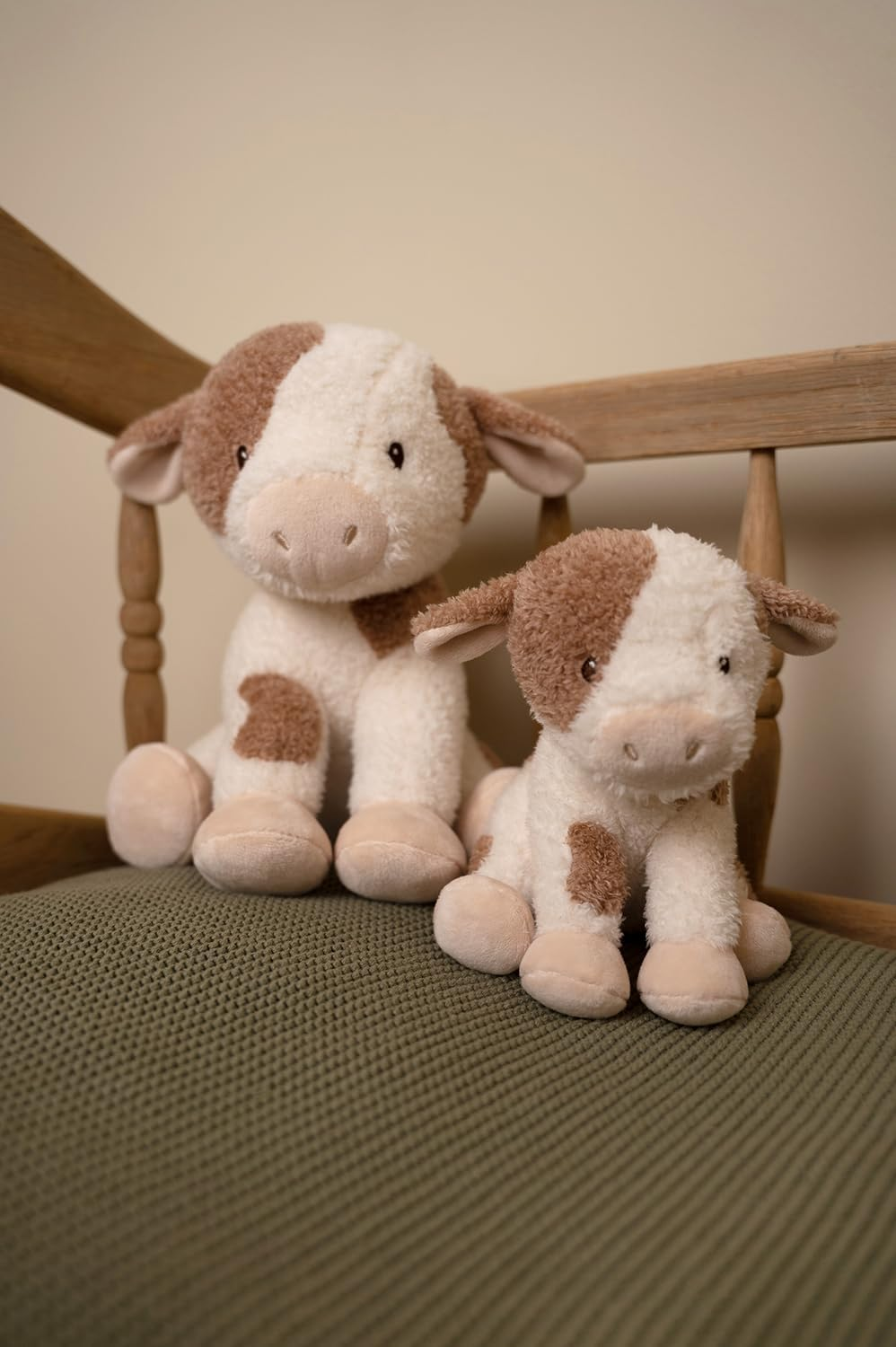 Little Dutch Little Farm Cuddle Cow, Size 17 Cm image number 2