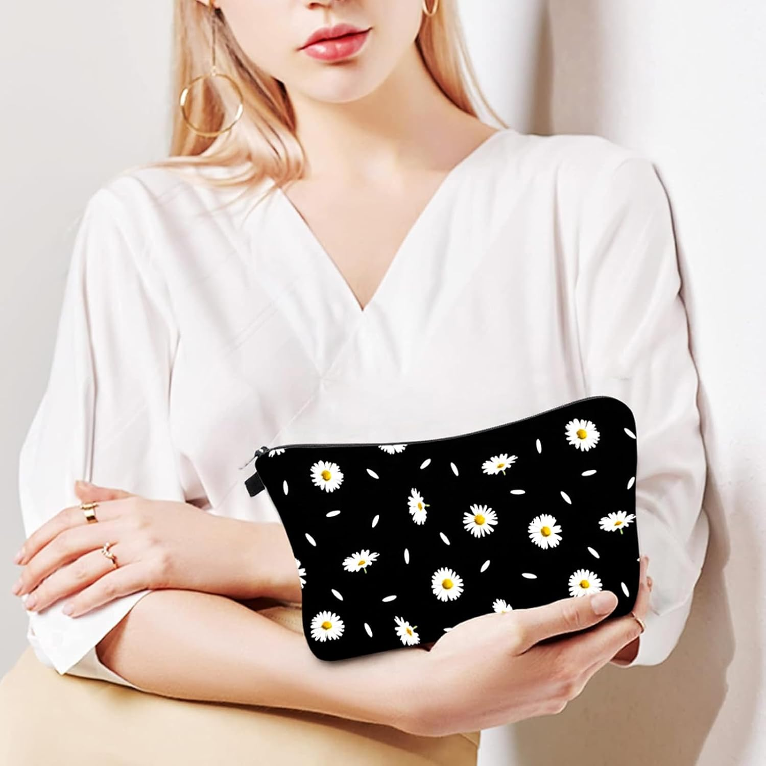 Travel Cosmetic Bag, Mini Travel Toiletry Bag Organizer for Purse Portable Zipper Make up Pouch Small Cosmetic Case, Travel Cute Purse Case for Women (Daisies)