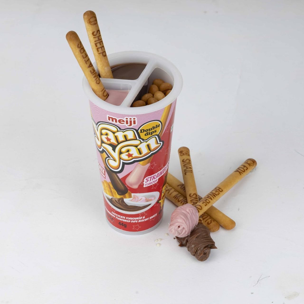 Meiji Yan Yan Chocolate and Strawberry Flavor Biscuits 44G 10 Pack image number 1