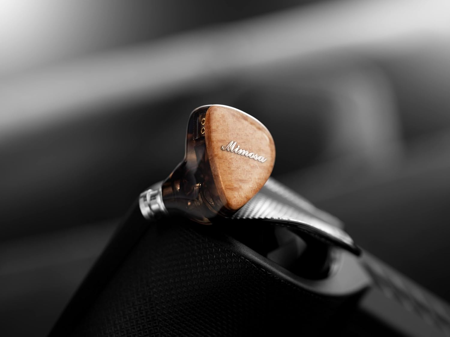 Qoa Mimosa Brown 1DD+1 Micro Planar image number 4