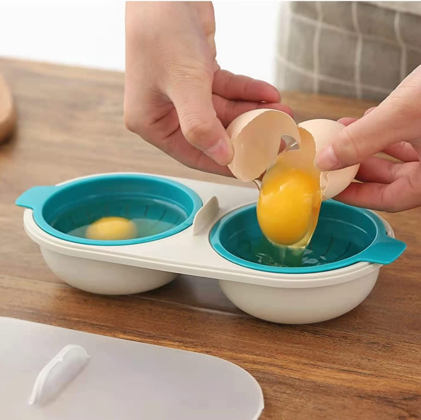 Microwave Egg Poacher, Silicone Draining Egg Boiler Double Cup Egg Boiler Non-Stick Egg Cooker Poached Egg Steamer Poached Egg Maker (Blue)