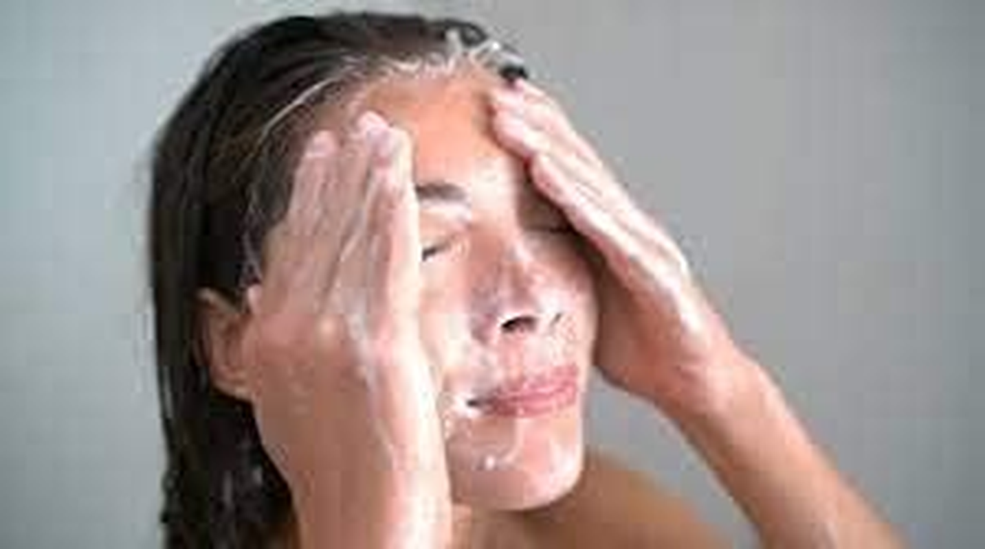 French Lavender (10.5 Oz) -Pure Coconut Oil Soap. Handmade, Vegan, Moisturizing, Therapeutic-Grade Essential Oils, Alkanet Root and Garden Fresh Lavender Buds image number 5