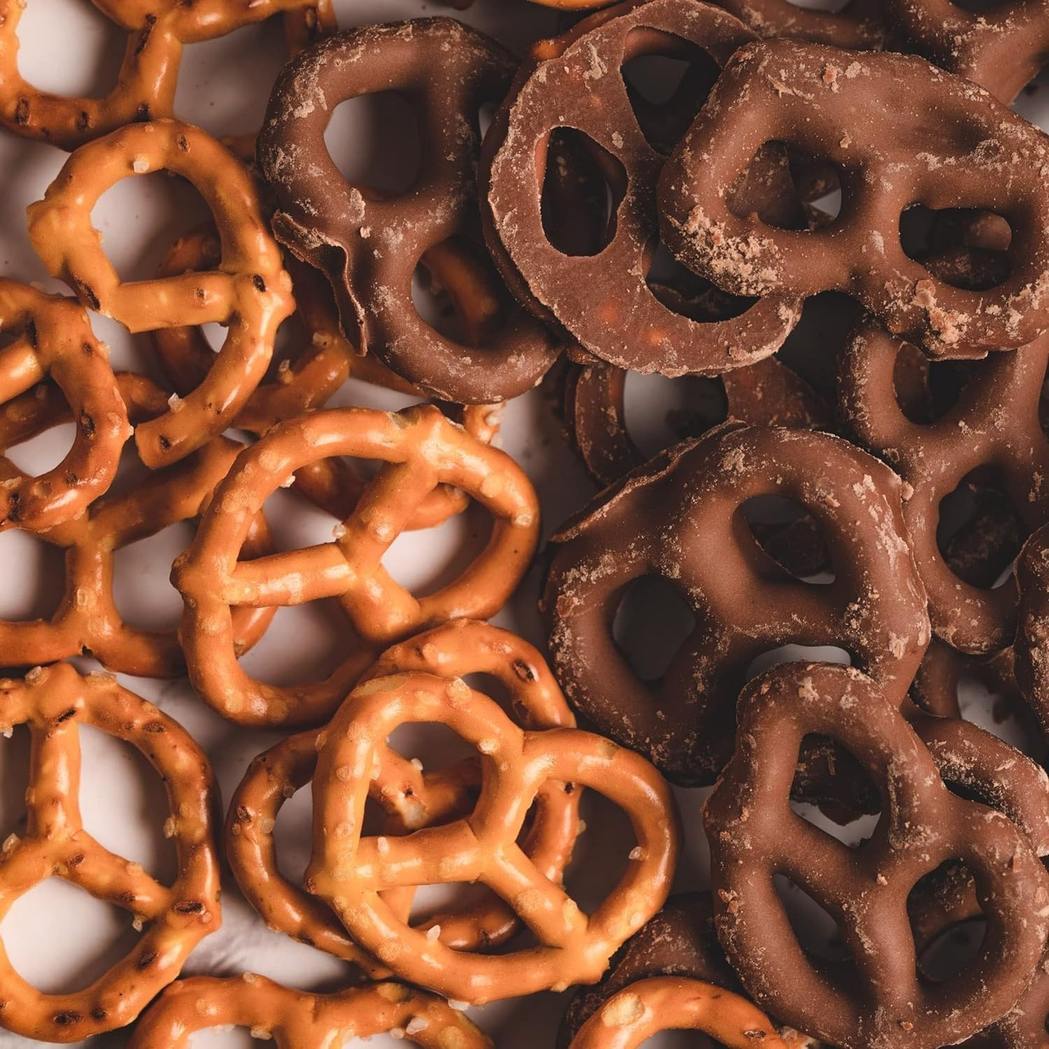 Hugos Milk Chocolate Salted Pretzels 12 X 120 G image number 2