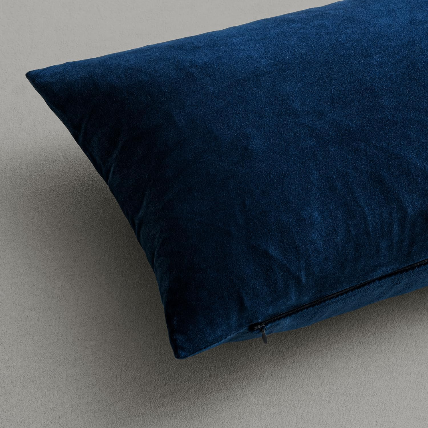 MIULEE Velvet Throw Pillow Covers 18X18 Inch, Pack of 2 - Dark Blue, Super Soft Decorative Square Cushion Cases Modern Luxury Home Decor for Sofa, Couch, Bed, Chair with Invisible Zipper image number 6