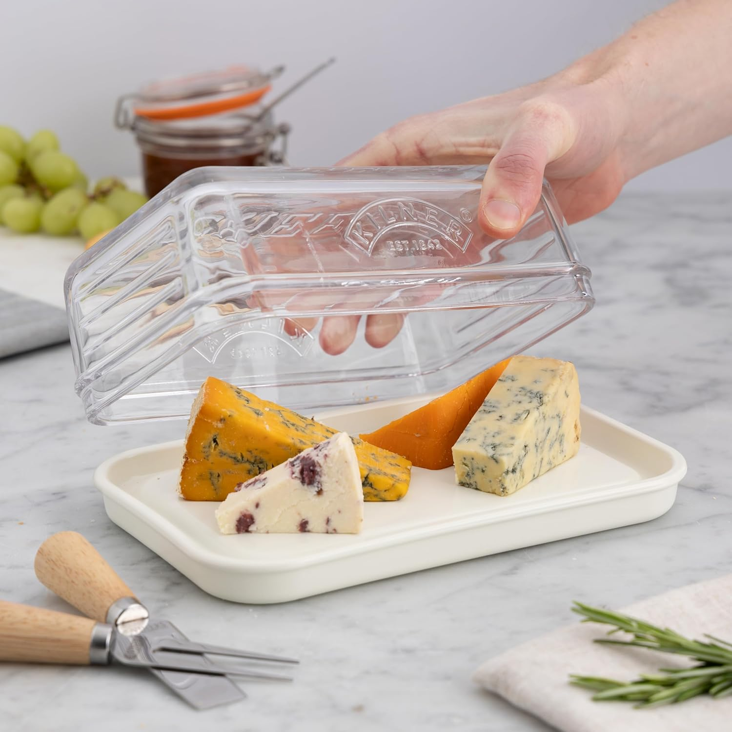 Kilner Cheese Jar with Lid and Ceramic Base, Glass Dome with Removable Silicone Seal for Odour-Proof Storage of Cheese, Cold Cut Box Glass, 8.5Cm X 23.4Cm X 15.3Cm image number 1