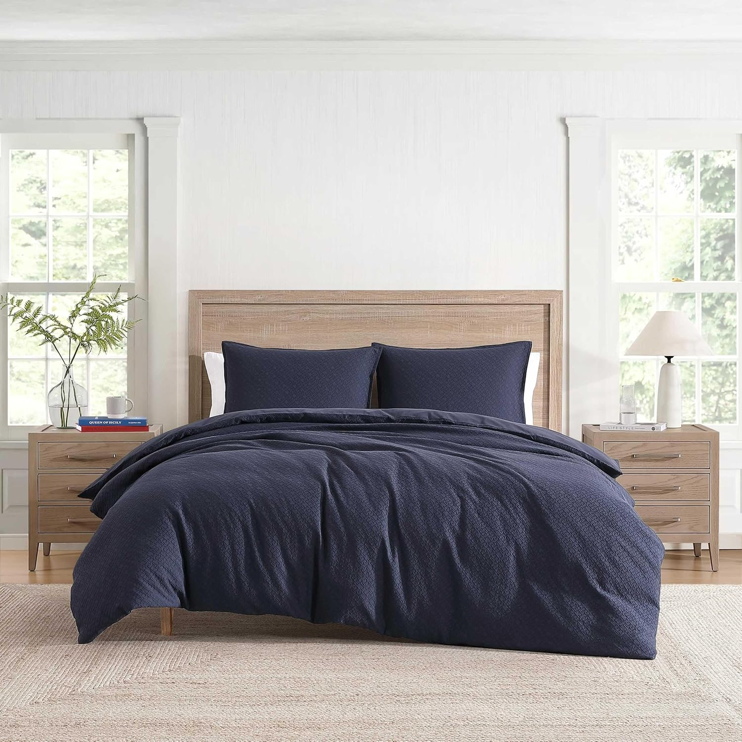 Tommy Hilfiger - Duvet Set, Luxuriously Soft Cotton Bedding with Matching Shams, Textured Design (Monogram Matelass&eacute; Navy, Full/Queen) image number 2