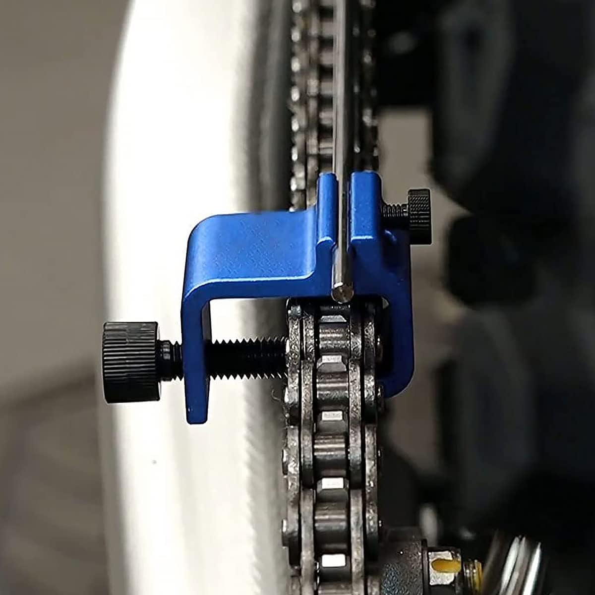 Motorcycle Chain Alignment Tool Aluminium Alloy Sprocket Chain Adjusting Tool Universal Quick Accurate Motorbike Chain Alignment Tool Repair Accessories Tool for Motorcycles Atvs ZHAZHAMO image number 1